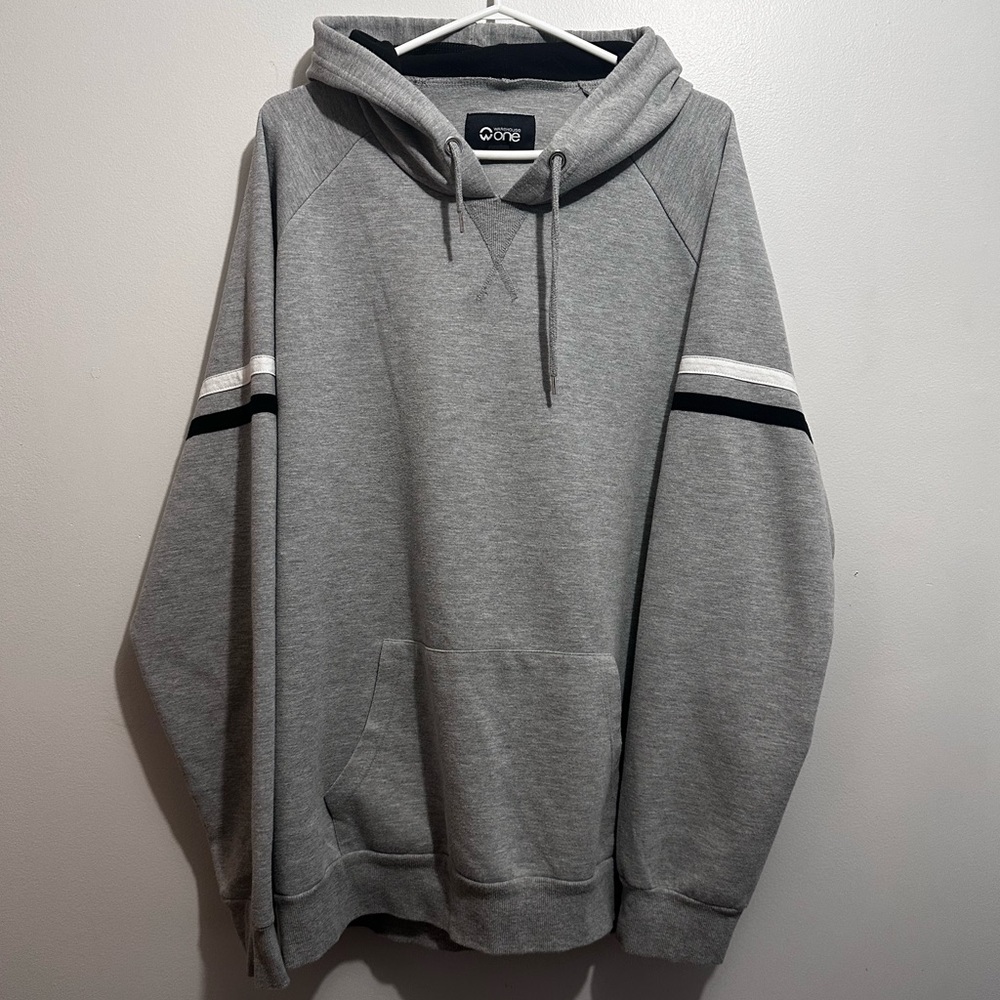 Men’s grey hoodie